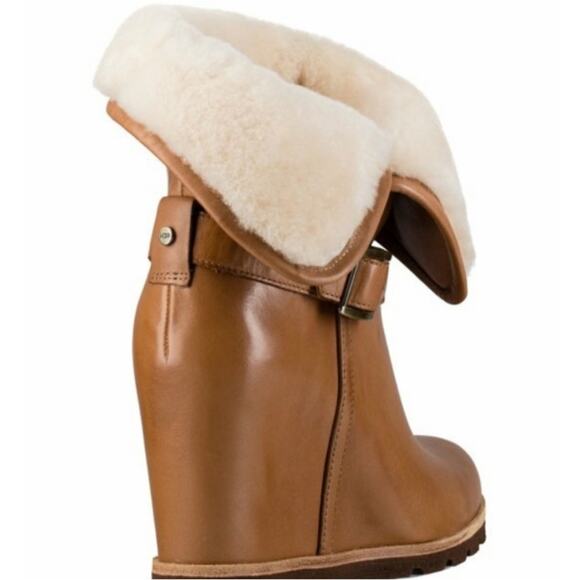 Ugg Ellecia Leather‎ Wedge Boot - Picture 2 of 16